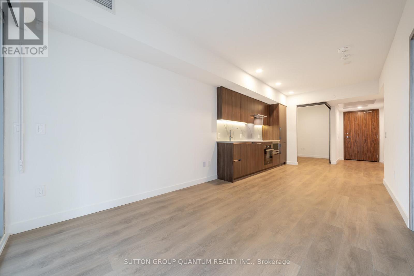 1603 - 3 Concord Cityplace Way, Toronto, ON - Indoor