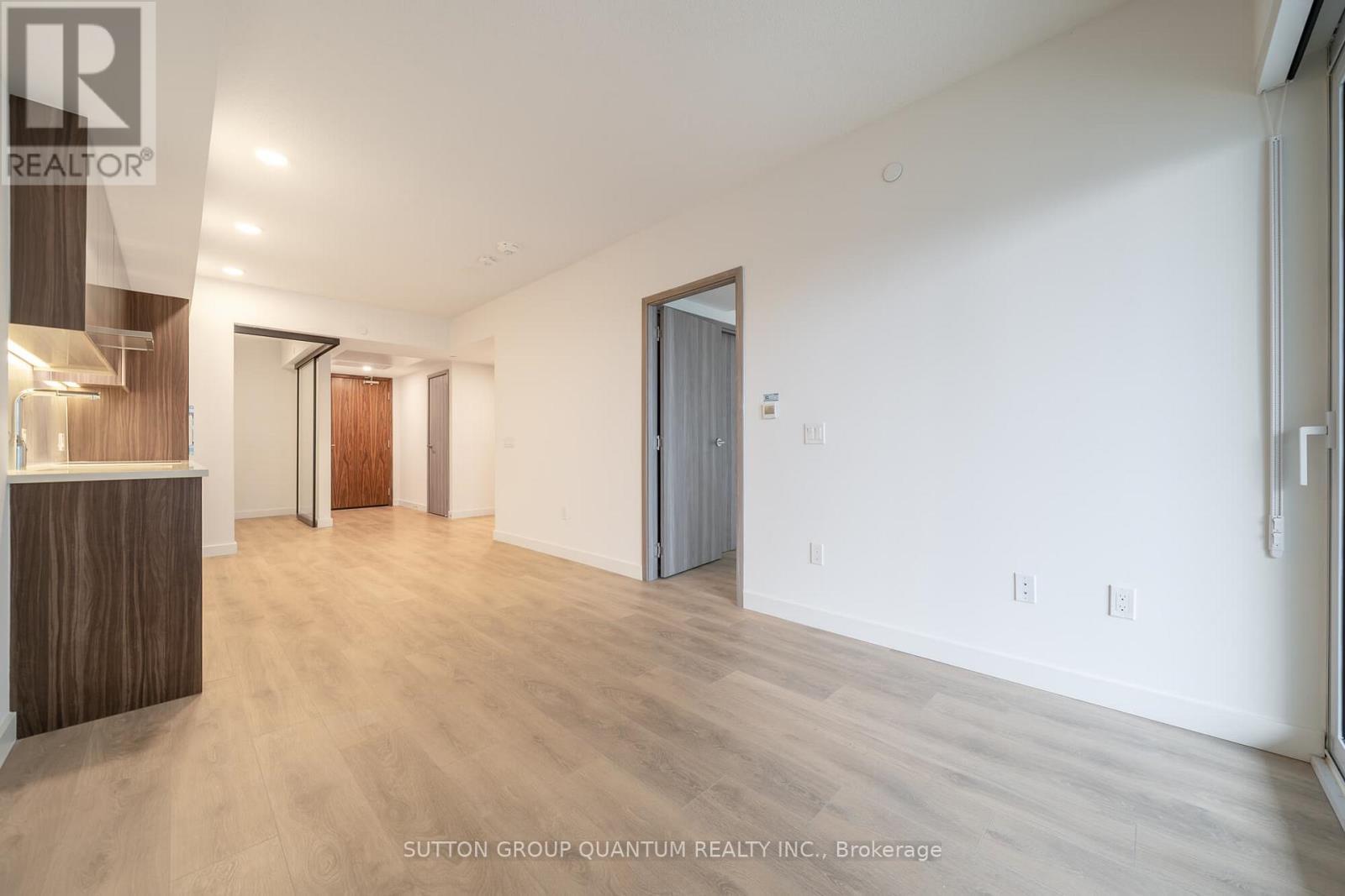 1603 - 3 Concord Cityplace Way, Toronto, ON - Indoor