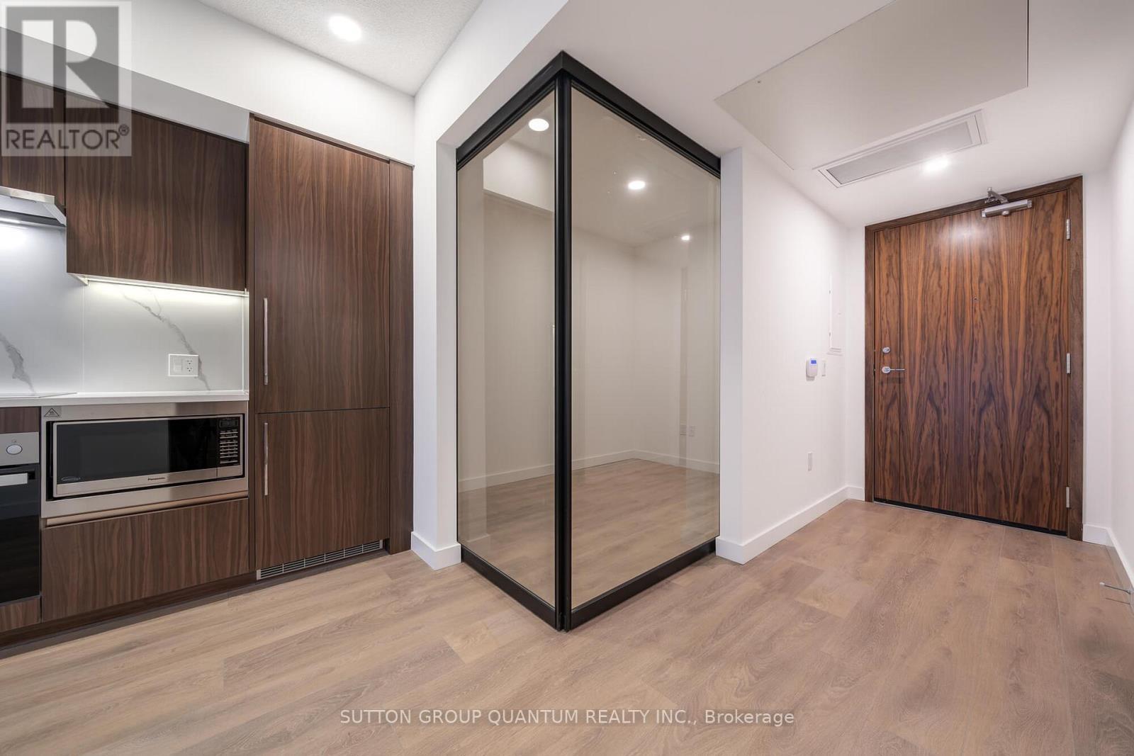 1603 - 3 Concord Cityplace Way, Toronto, ON - Indoor