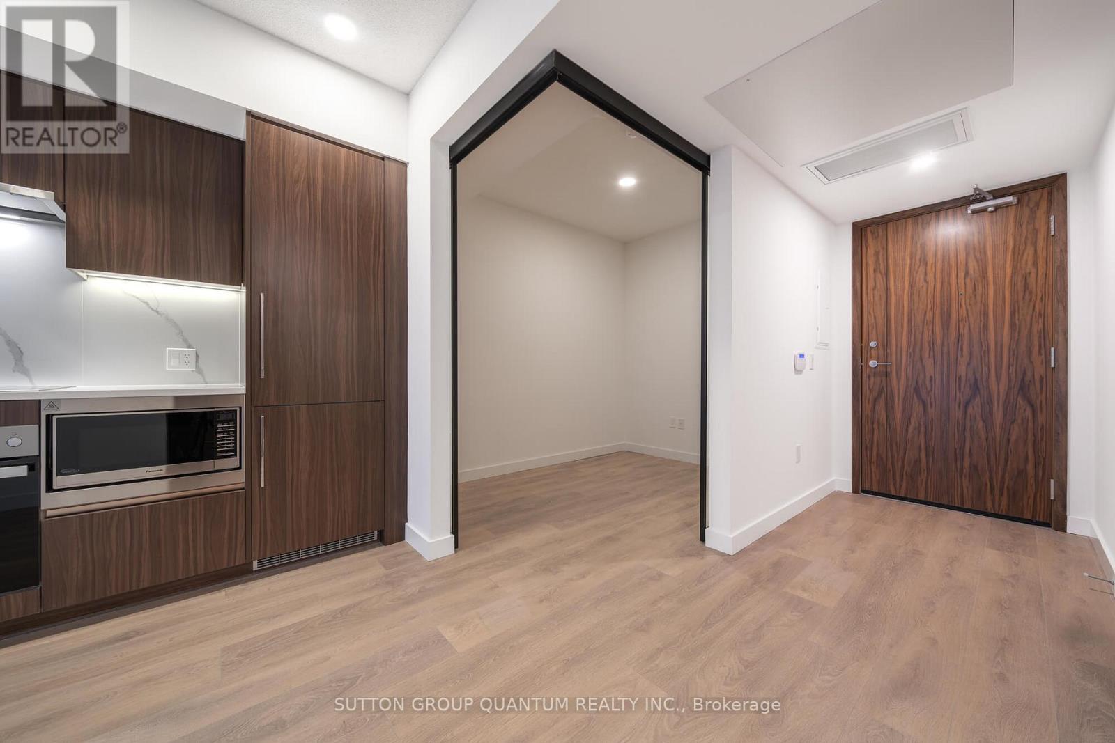 1603 - 3 Concord Cityplace Way, Toronto, ON - Indoor