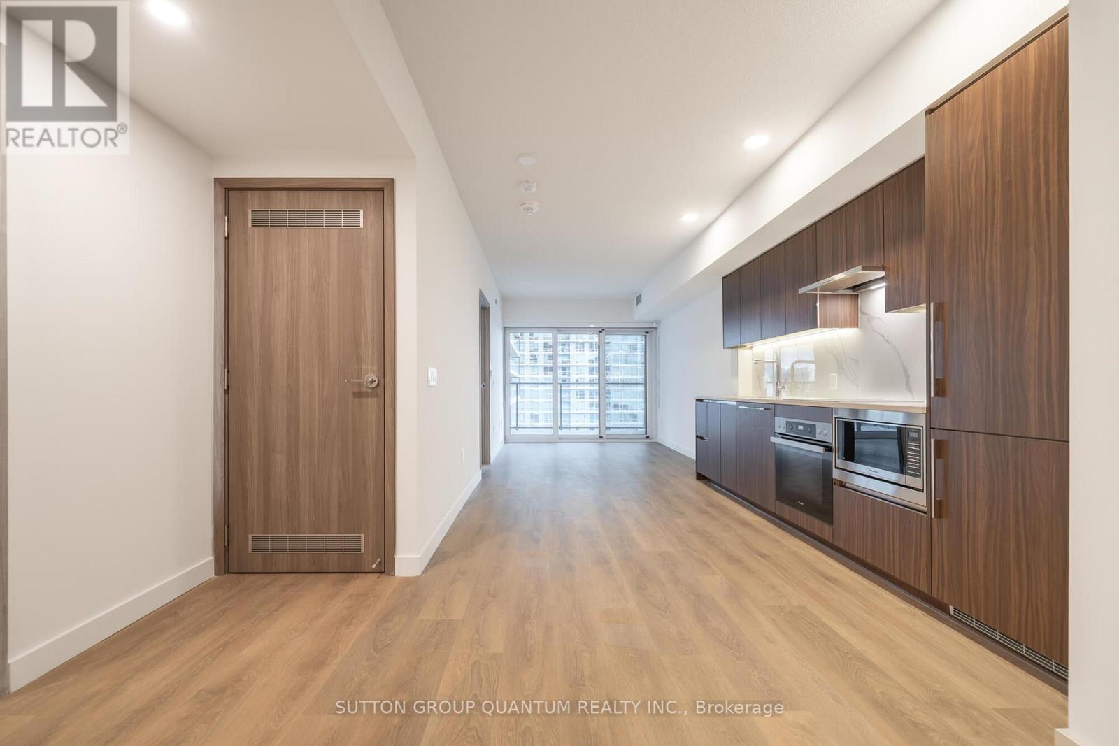 1603 - 3 Concord Cityplace Way, Toronto, ON - Indoor