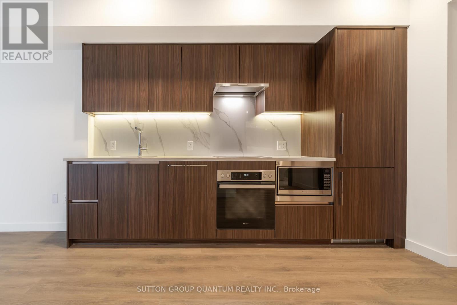 1603 - 3 Concord Cityplace Way, Toronto, ON - Indoor