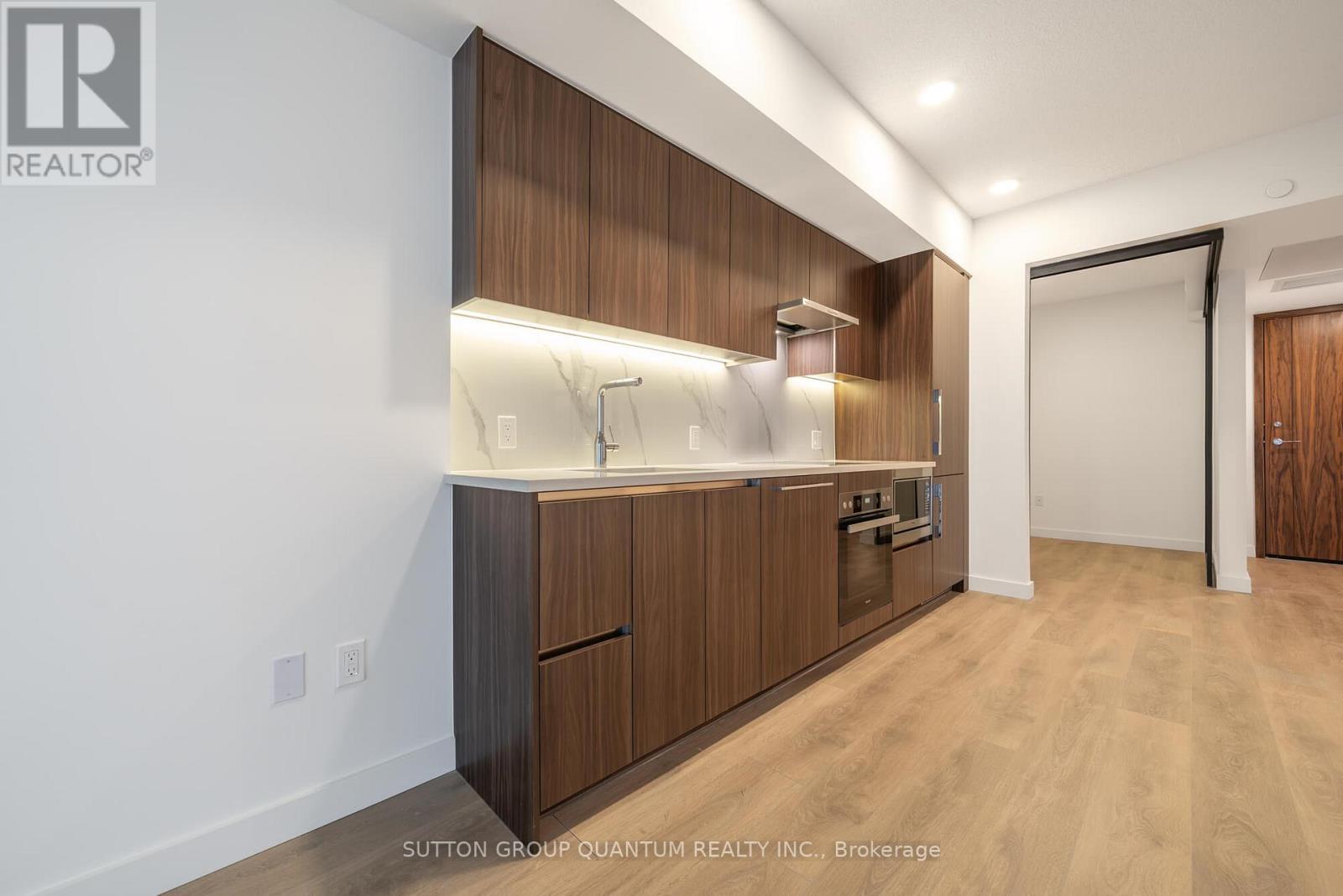 1603 - 3 Concord Cityplace Way, Toronto, ON - Indoor Photo Showing Kitchen