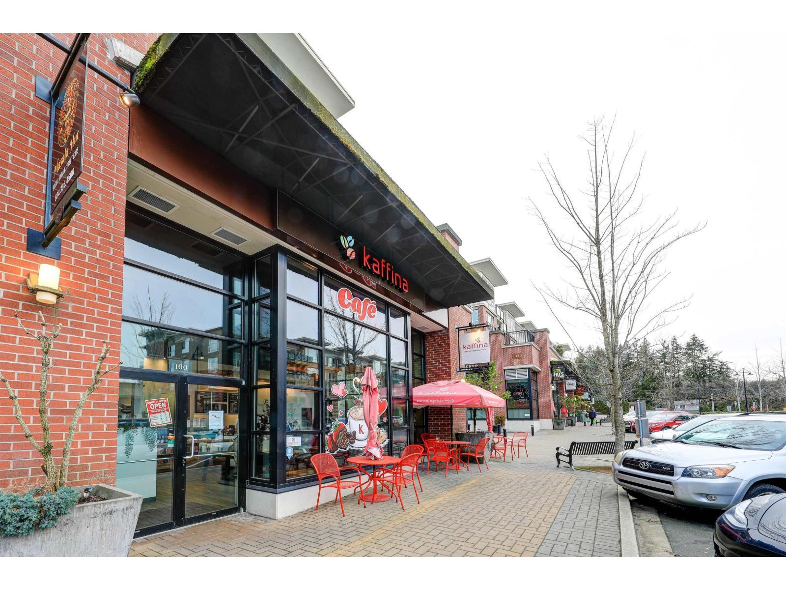 205 2940 King George Boulevard, Surrey, BC - Outdoor