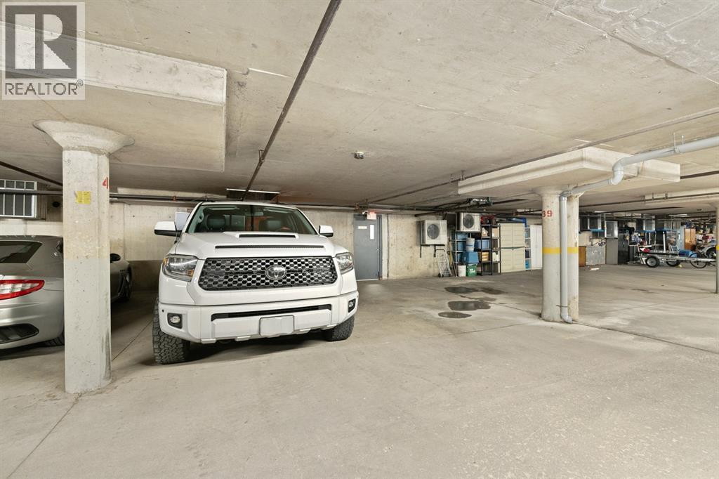 1500 Venetian Boulevard Unit# W-9, Point Edward, ON - Indoor Photo Showing Garage