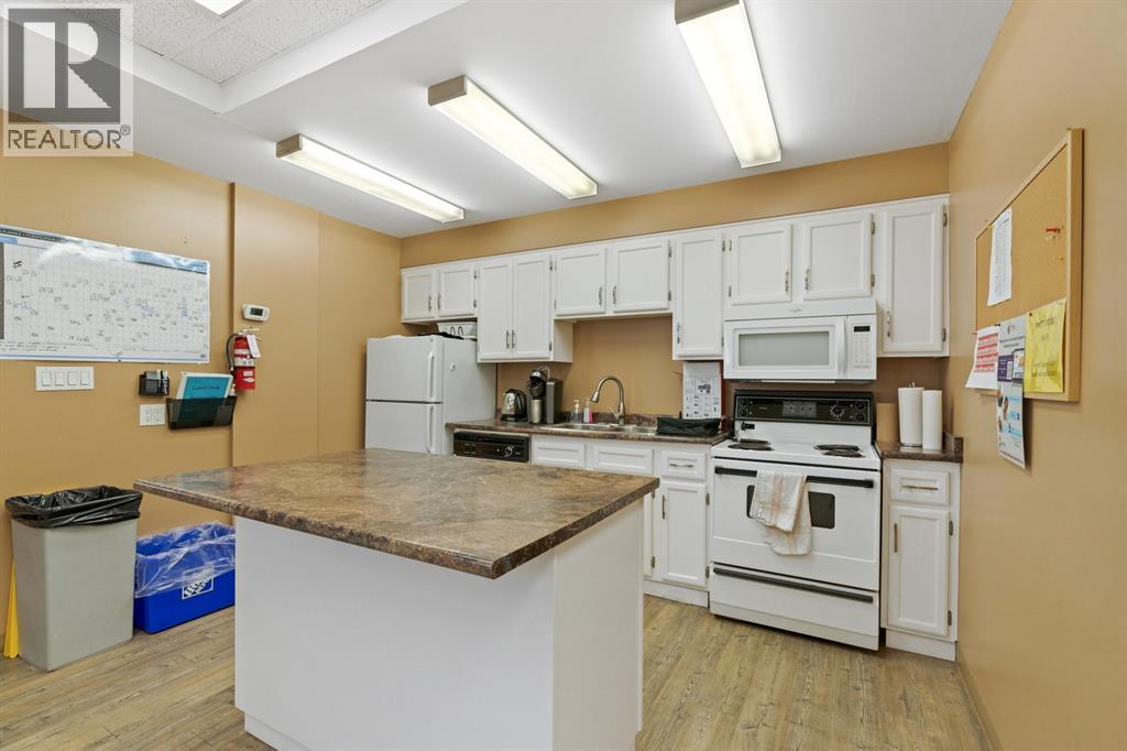 1500 Venetian Boulevard Unit# W-9, Point Edward, ON - Indoor Photo Showing Kitchen