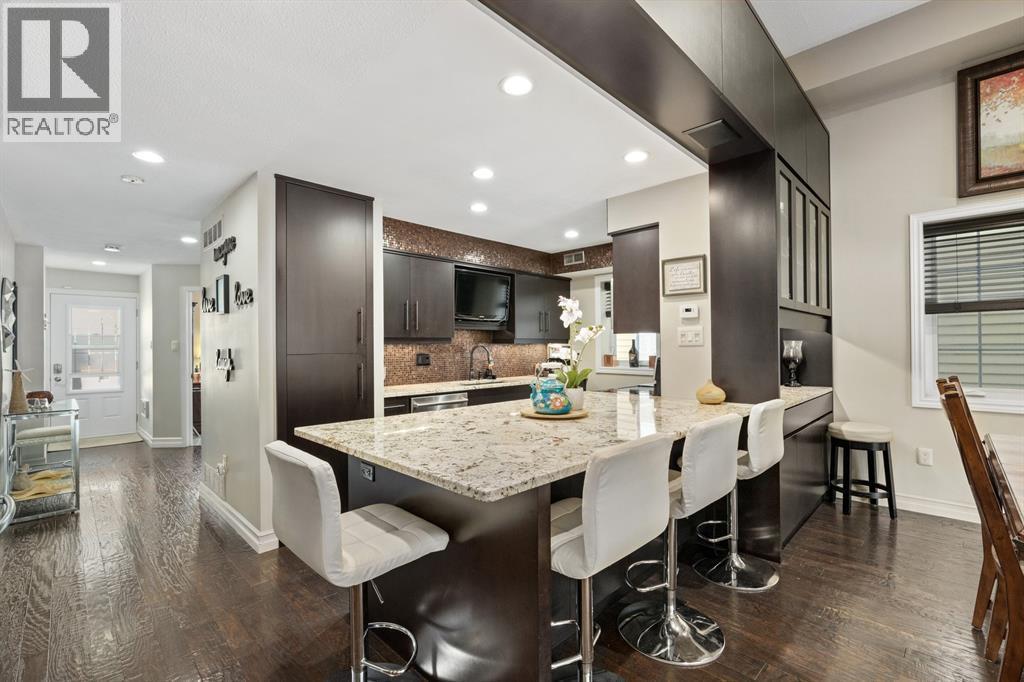 1500 Venetian Boulevard Unit# W-9, Point Edward, ON - Indoor Photo Showing Dining Room