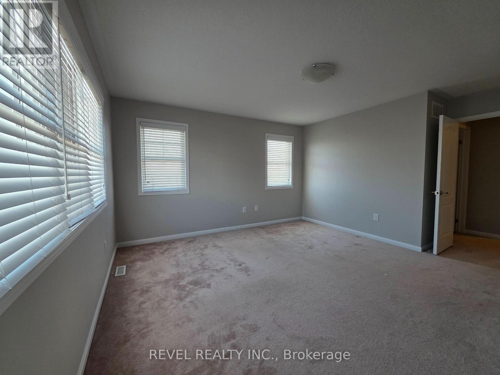 1127 Savoline Boulevard, Milton, ON - Indoor Photo Showing Other Room