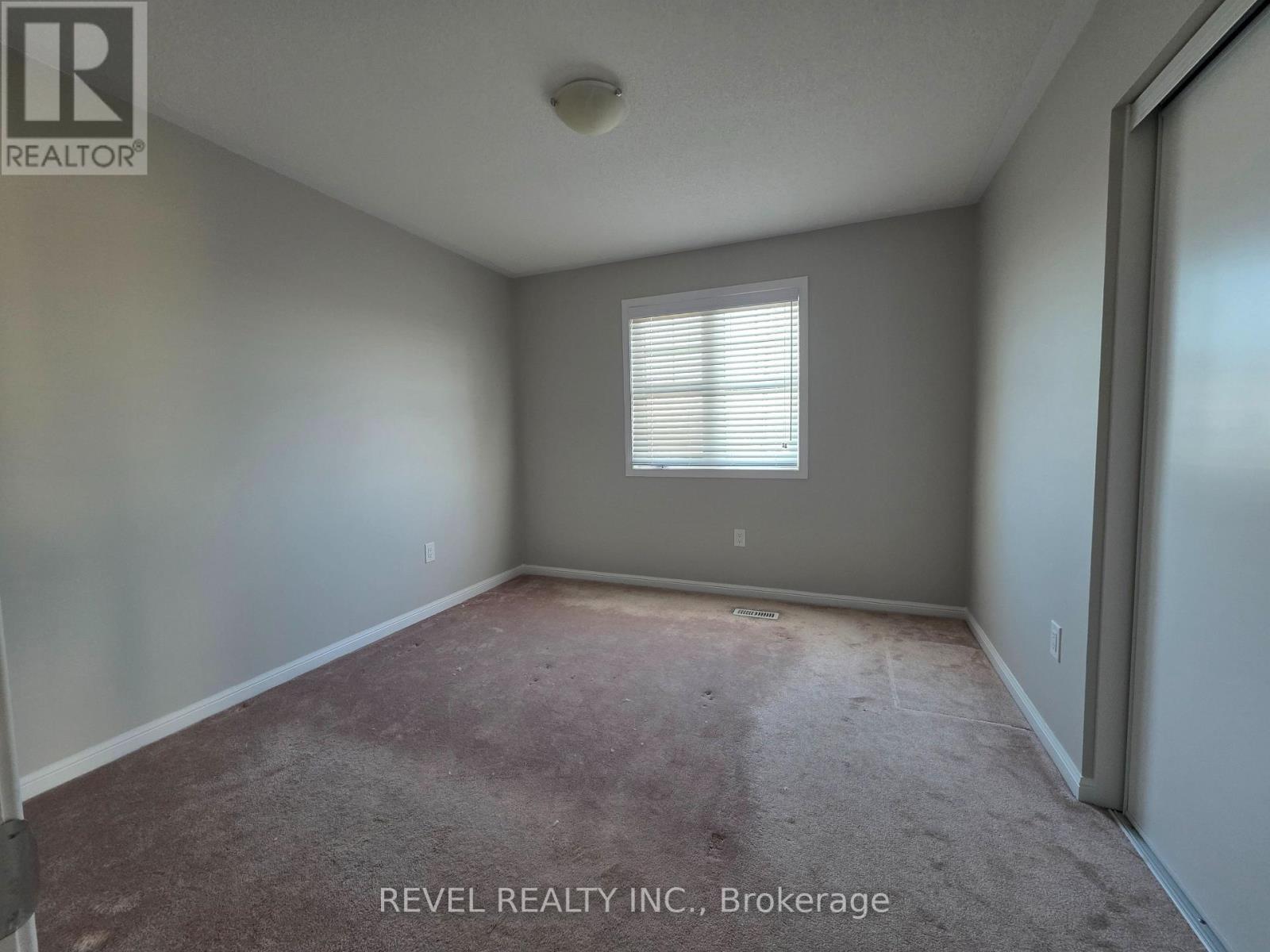 1127 Savoline Boulevard, Milton, ON - Indoor Photo Showing Other Room
