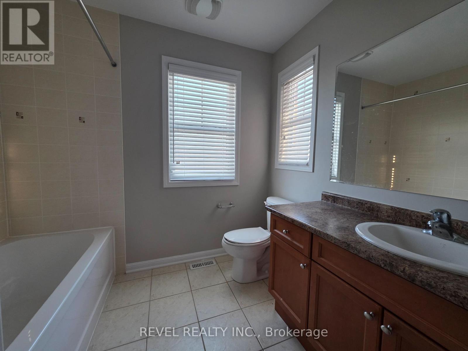 1127 Savoline Boulevard, Milton, ON - Indoor Photo Showing Bathroom