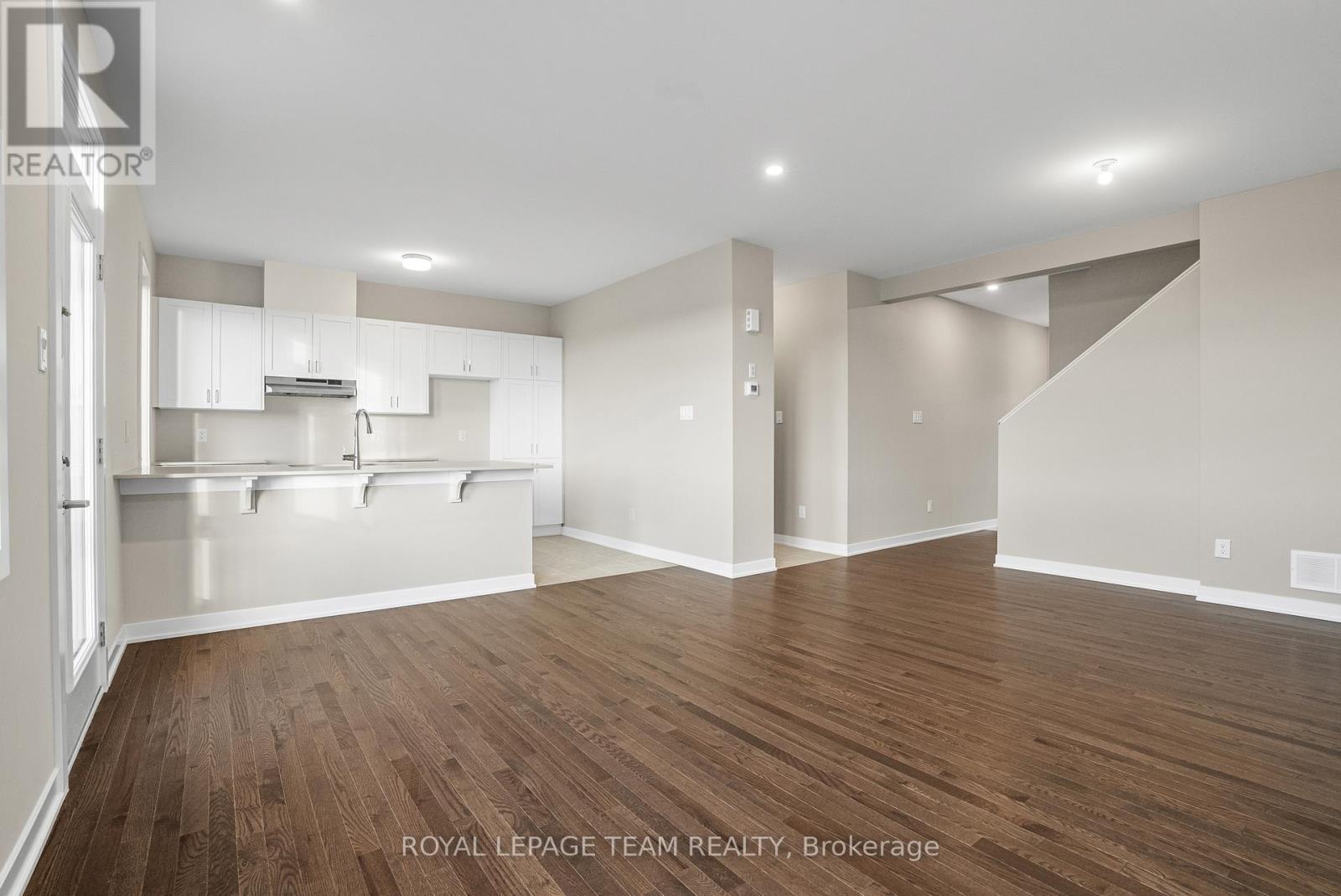 120 Beebalm Crescent, Ottawa, ON - Indoor Photo Showing Kitchen