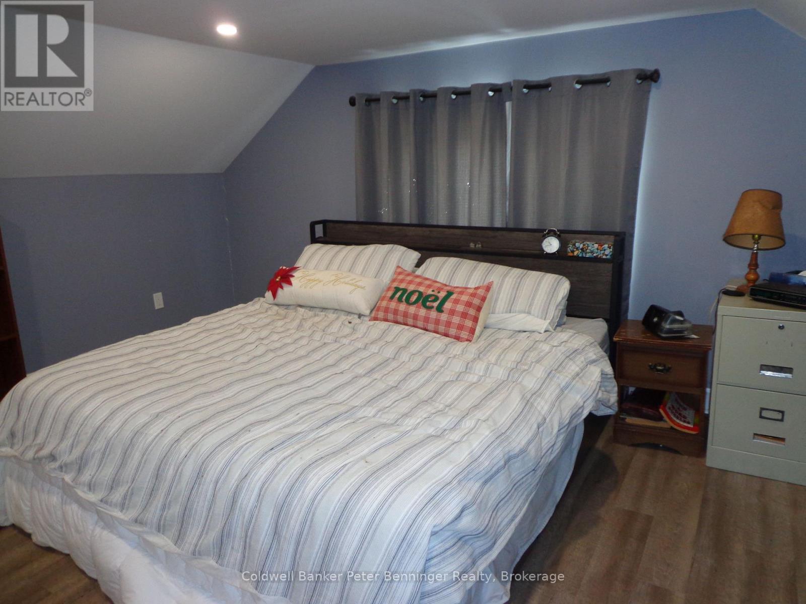 523 Mill Street, West Grey, ON - Indoor Photo Showing Bedroom