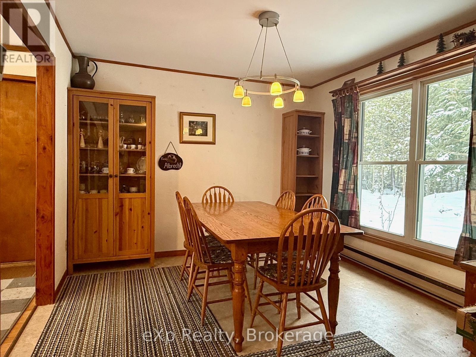 173266 Mulock Road, West Grey, ON - Indoor Photo Showing Dining Room