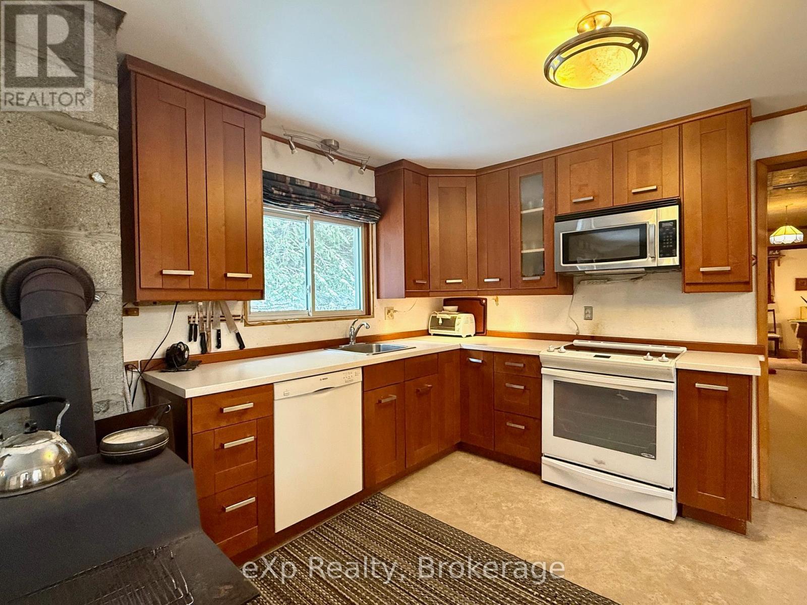 173266 Mulock Road, West Grey, ON - Indoor Photo Showing Kitchen