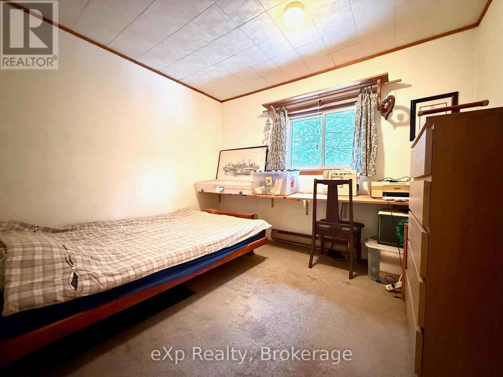 173266 Mulock Road, West Grey, ON - Indoor Photo Showing Bedroom