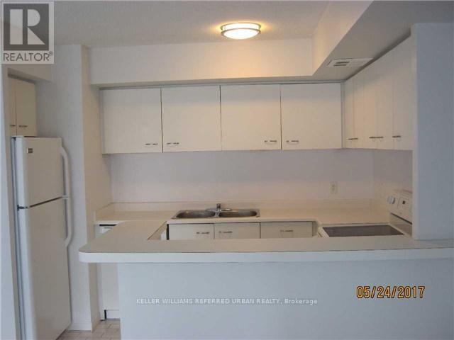 1001 - 25 The Esplanade, Toronto, ON - Indoor Photo Showing Kitchen With Double Sink