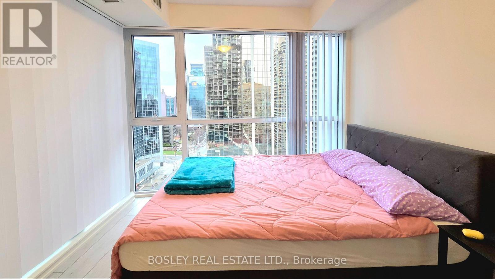 1618 - 4955 Yonge Street, Toronto, ON - Indoor Photo Showing Bedroom