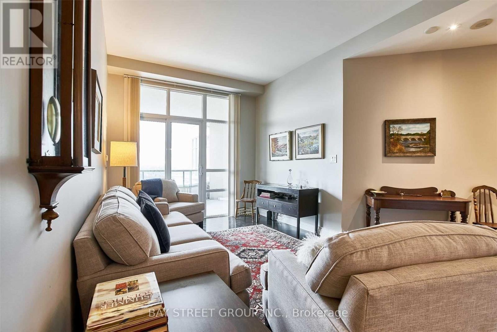 1506 - 10 Bloorview Place, Toronto, ON - Indoor Photo Showing Living Room