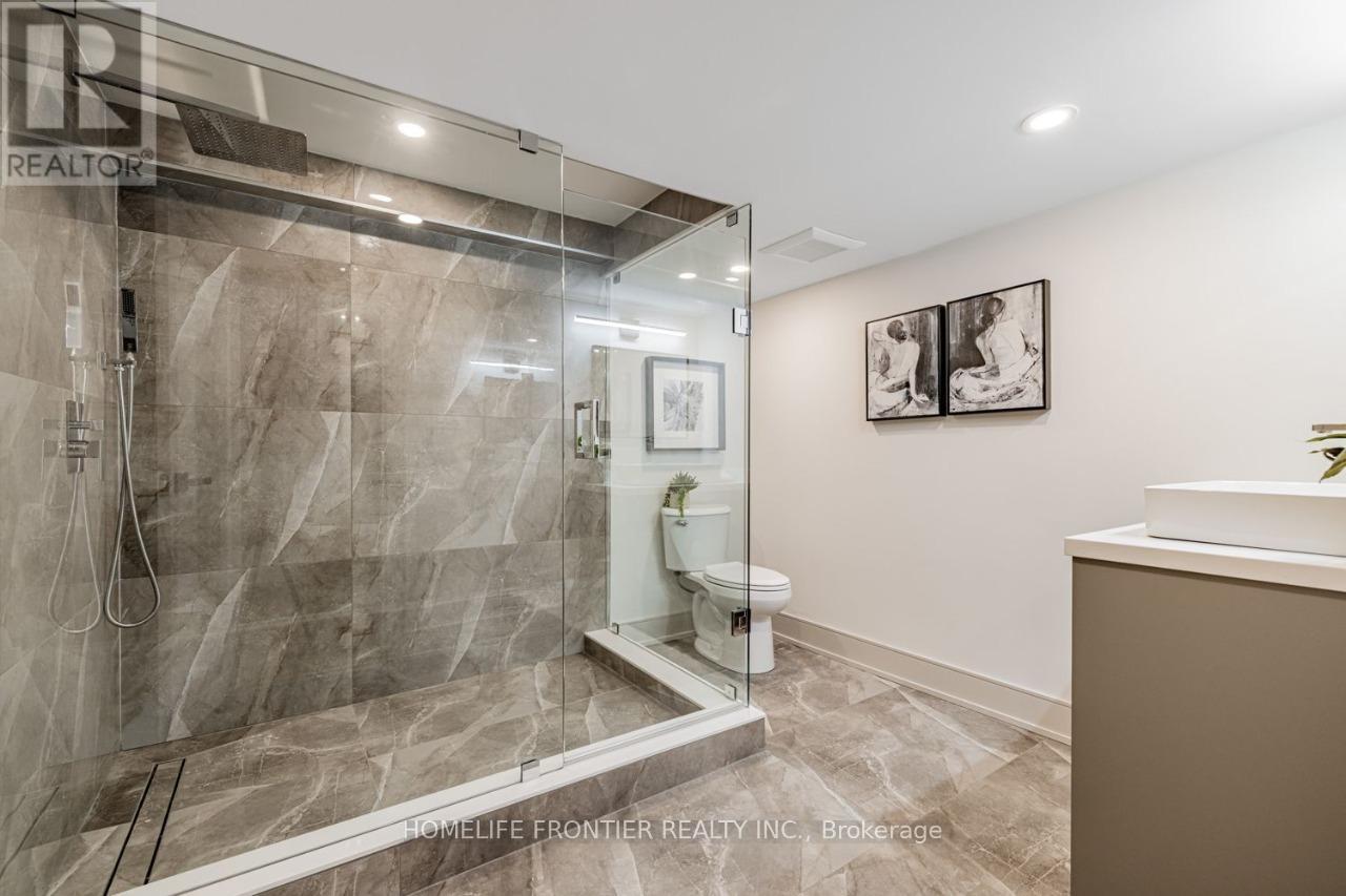 43 Thorny Brae Drive, Markham, ON - Indoor Photo Showing Bathroom
