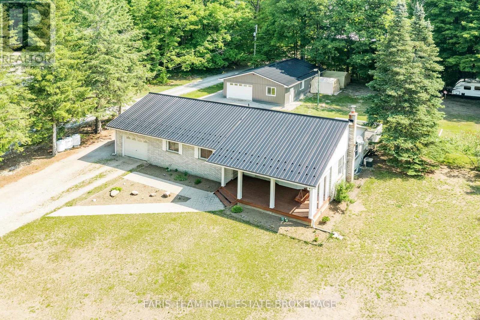 1941 Vespra Valley Road, Springwater, ON - Outdoor