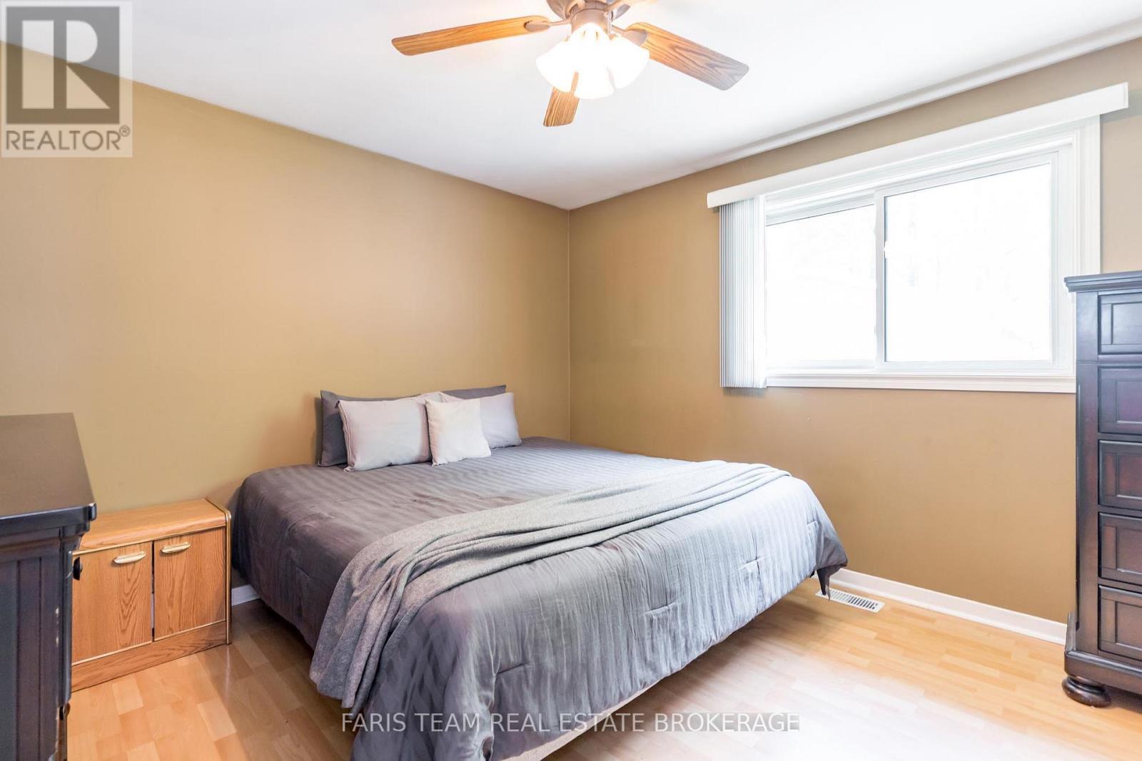 1941 Vespra Valley Road, Springwater, ON - Indoor Photo Showing Bedroom