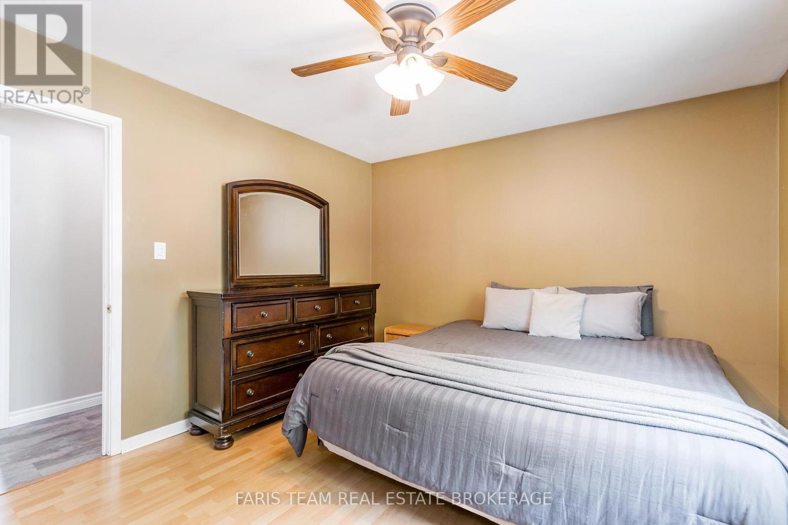 1941 Vespra Valley Road, Springwater, ON - Indoor Photo Showing Bedroom
