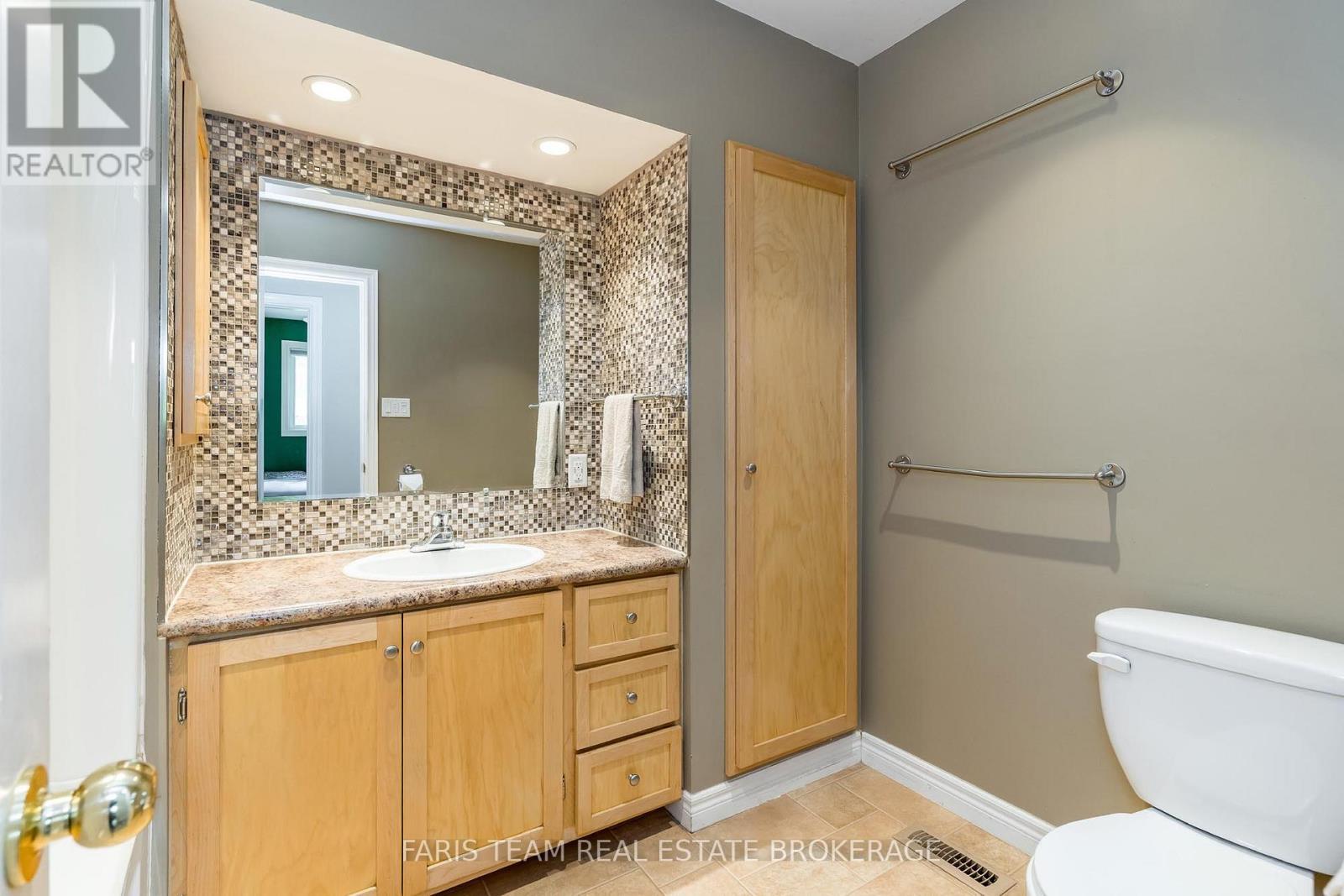 1941 Vespra Valley Road, Springwater, ON - Indoor Photo Showing Bathroom