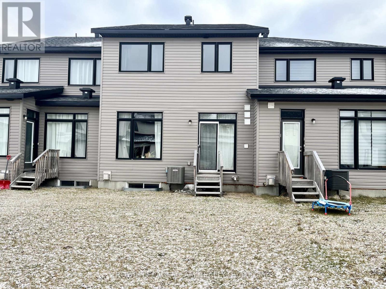 57 Heirloom Street, Ottawa, ON - Outdoor