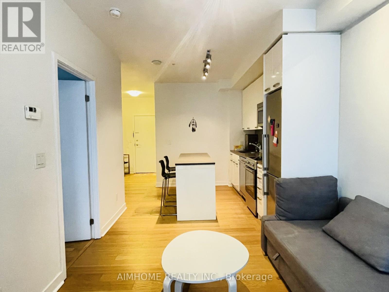 Living room/ kitchen - 1018 - 295 Adelaide Street W, Toronto, ON - Indoor Photo Showing Living Room
