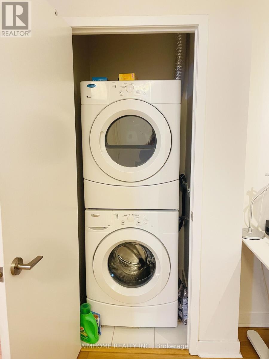 Laundry - 1018 - 295 Adelaide Street W, Toronto, ON - Indoor Photo Showing Laundry Room