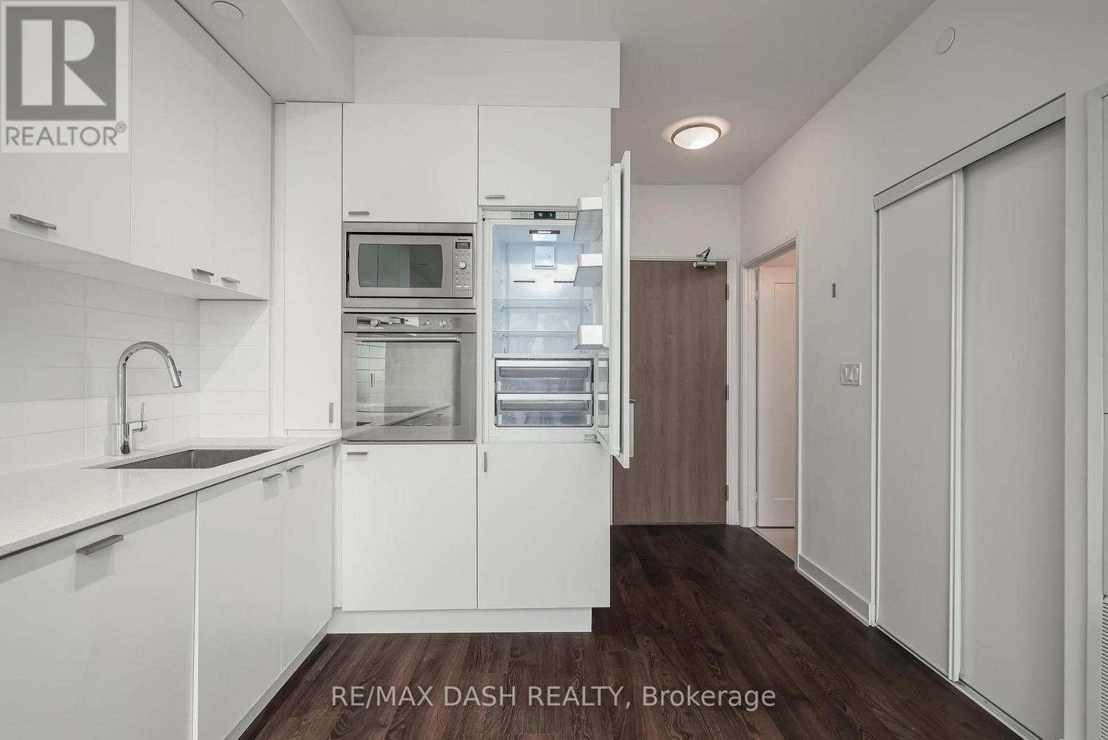 1508W - 27 Bathurst Street, Toronto, ON - Indoor Photo Showing Kitchen