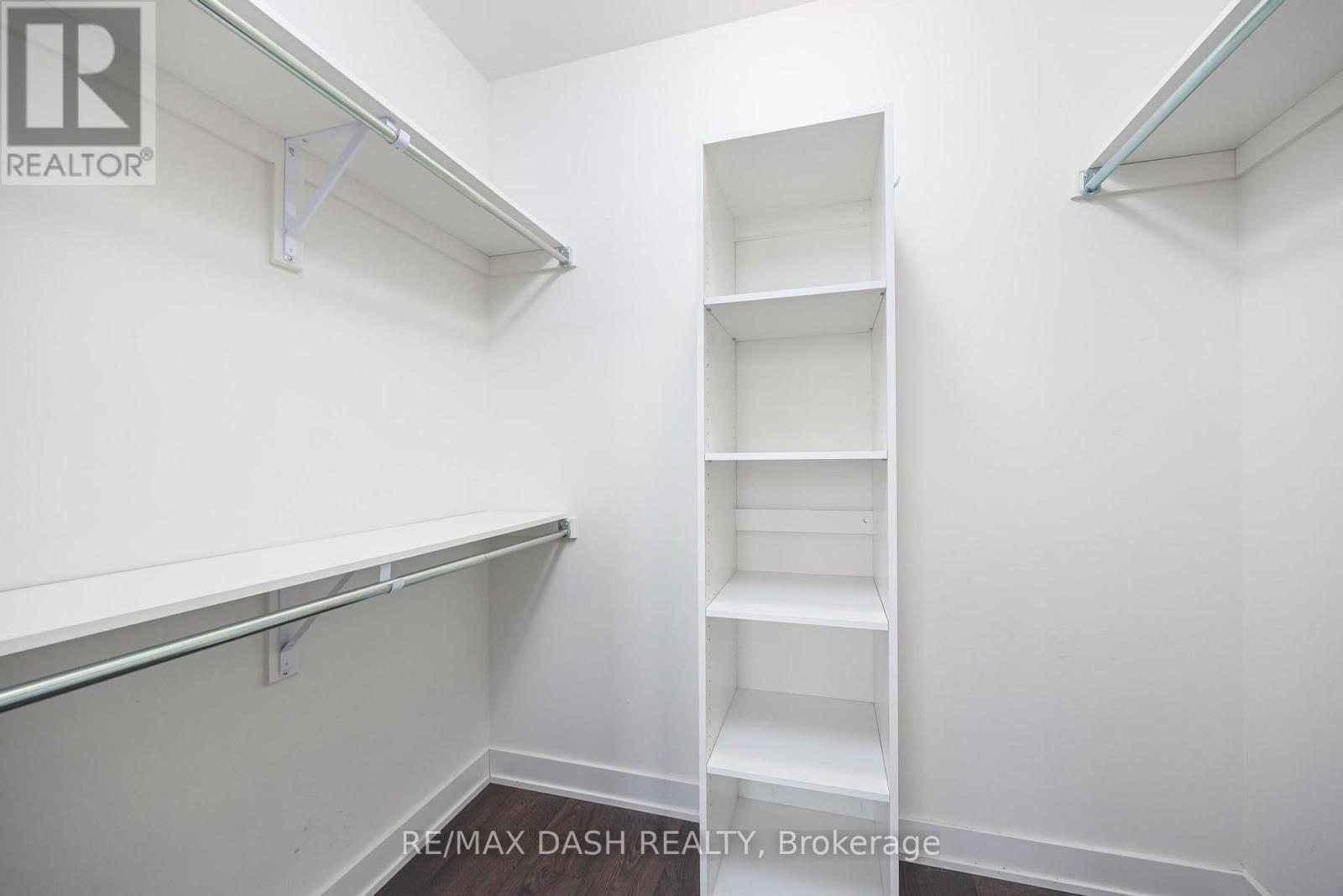 1508W - 27 Bathurst Street, Toronto, ON - Indoor With Storage