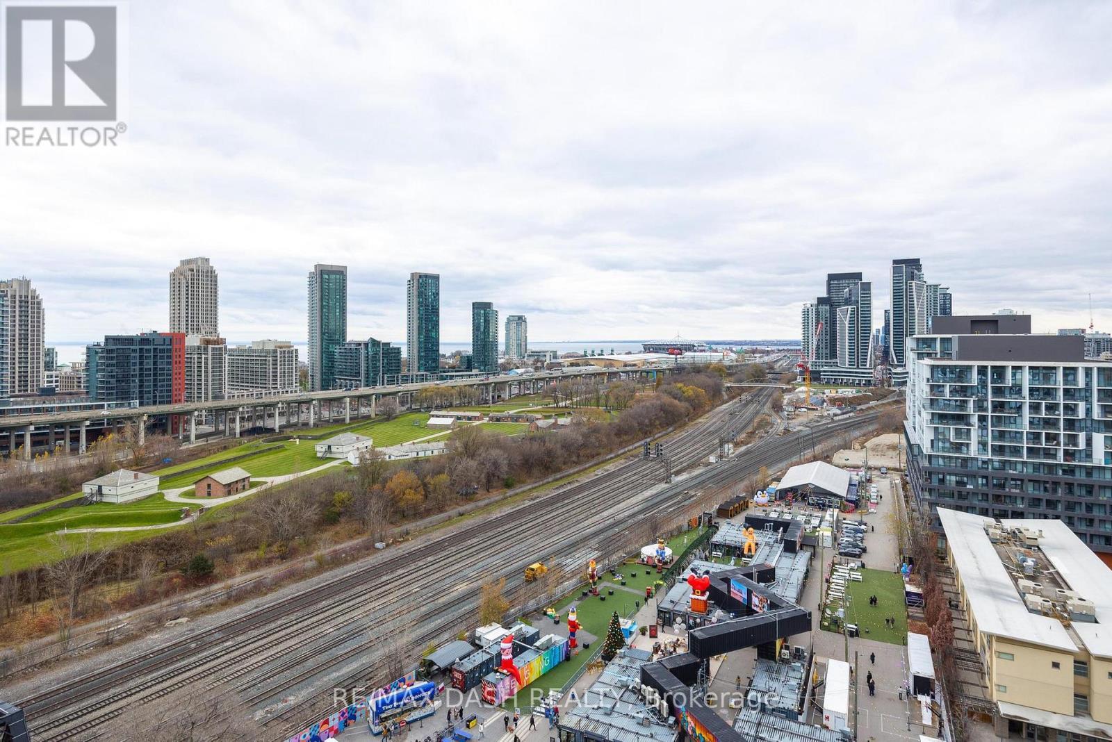 1508W - 27 Bathurst Street, Toronto, ON - Outdoor With View