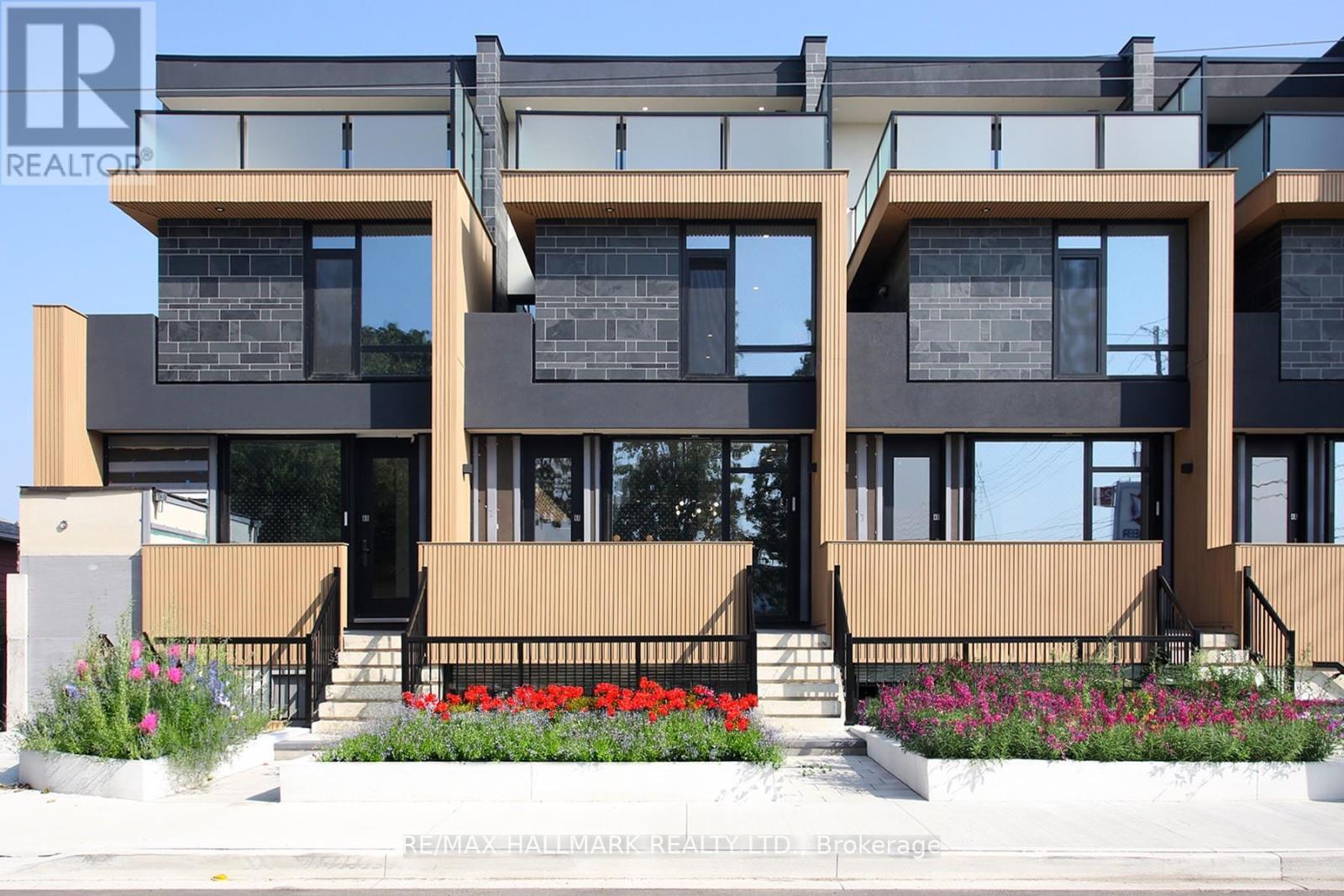 4B Owen Street, Toronto, ON - Outdoor With Facade