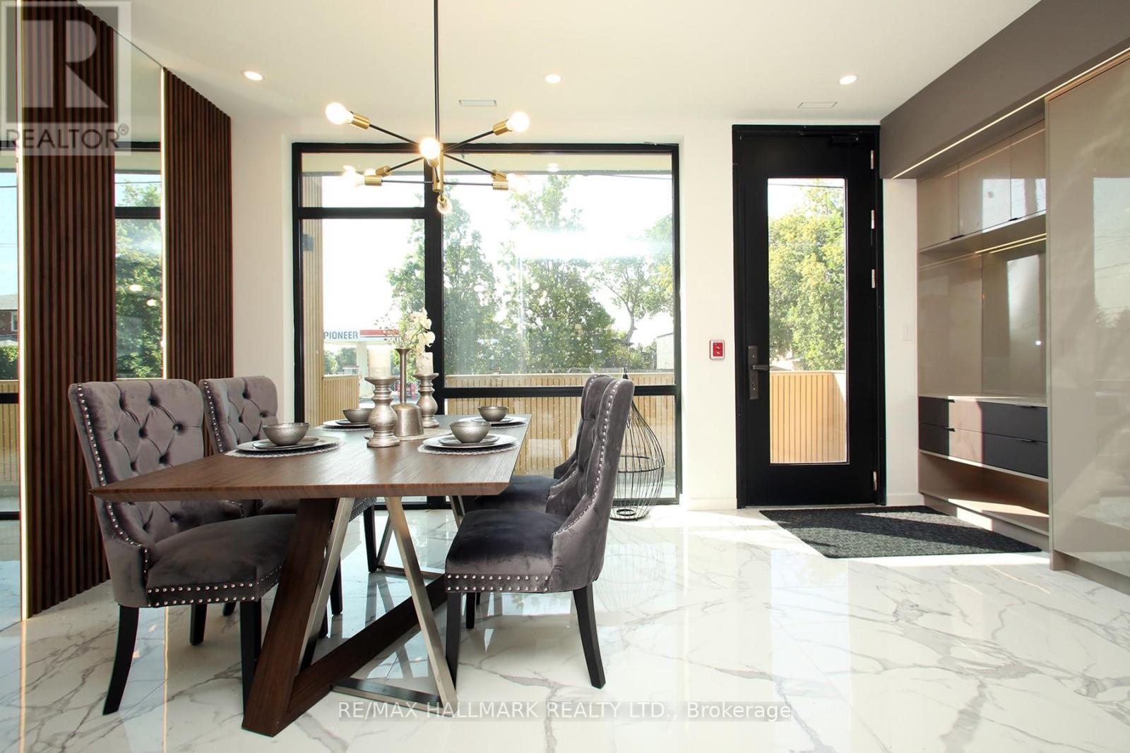 4B Owen Street, Toronto, ON - Indoor Photo Showing Dining Room