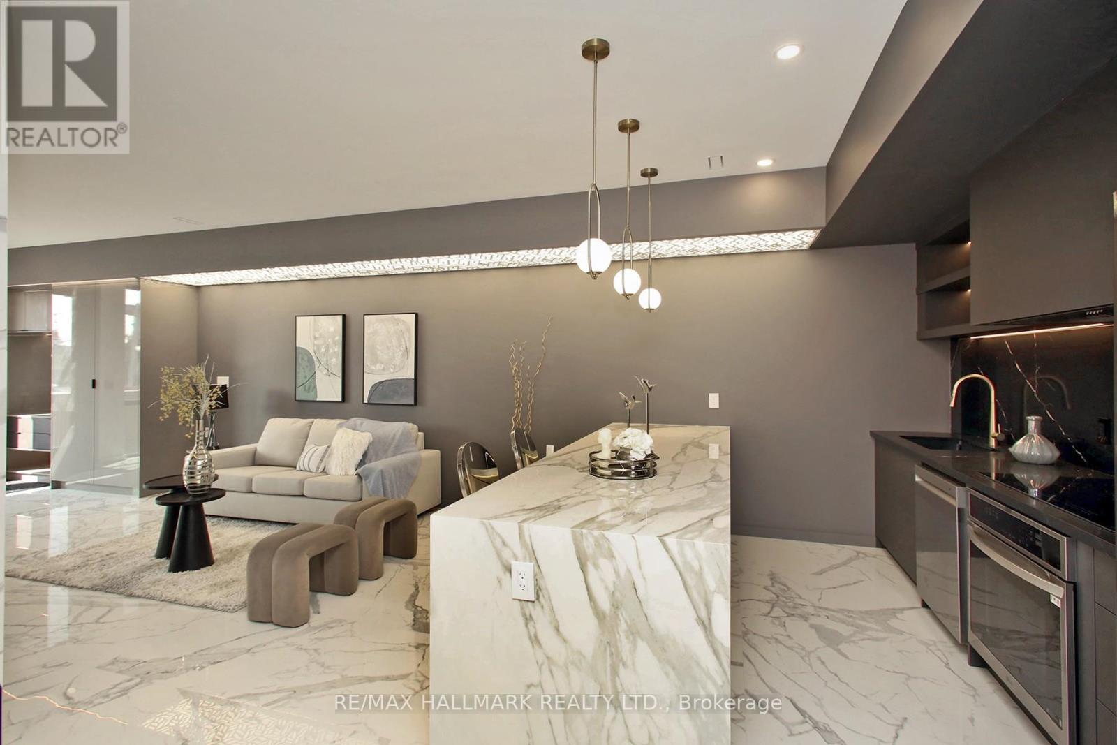 4B Owen Street, Toronto, ON - Indoor Photo Showing Kitchen