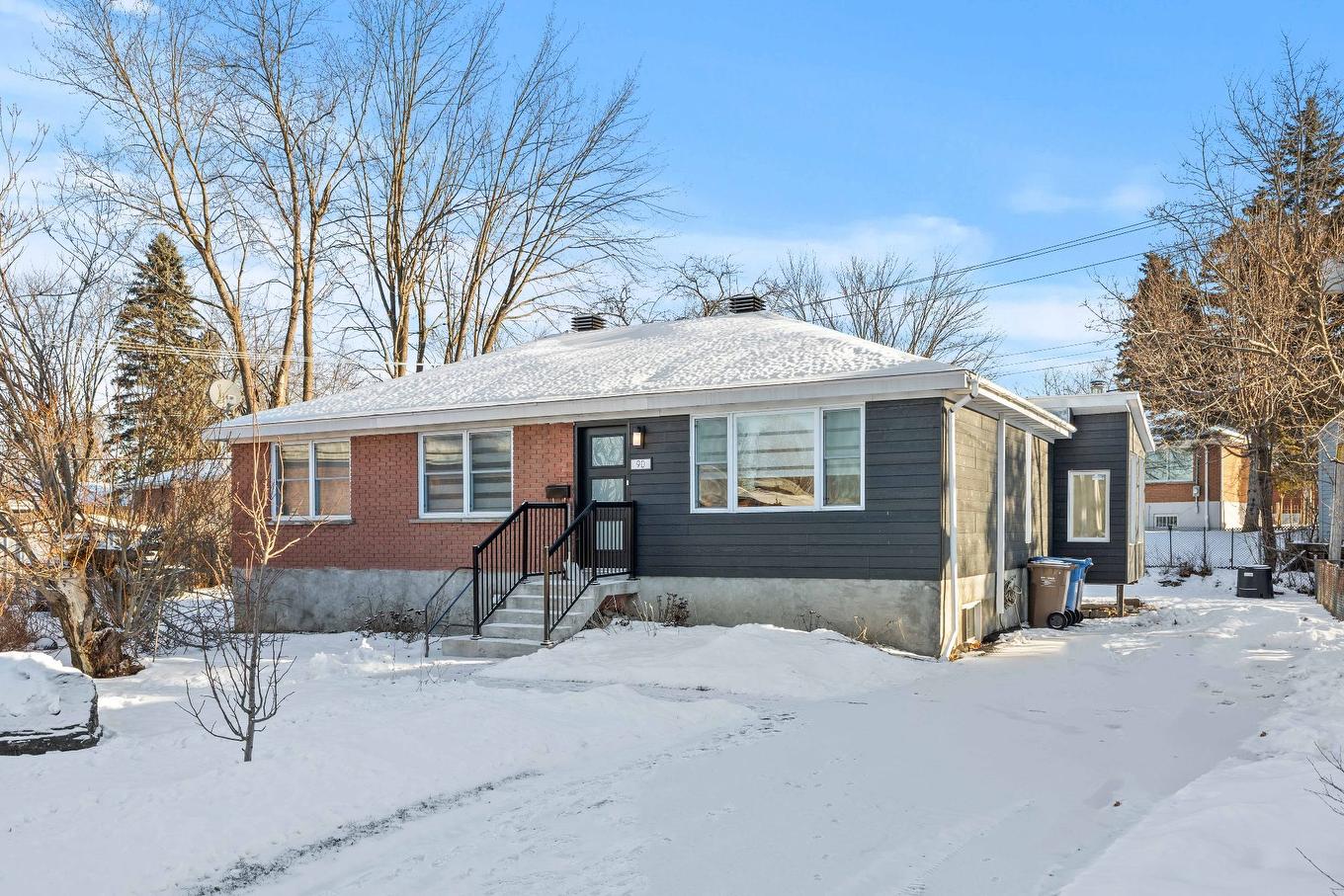 Frontage - 90 Rue D'Oxford, Châteauguay, QC - Outdoor