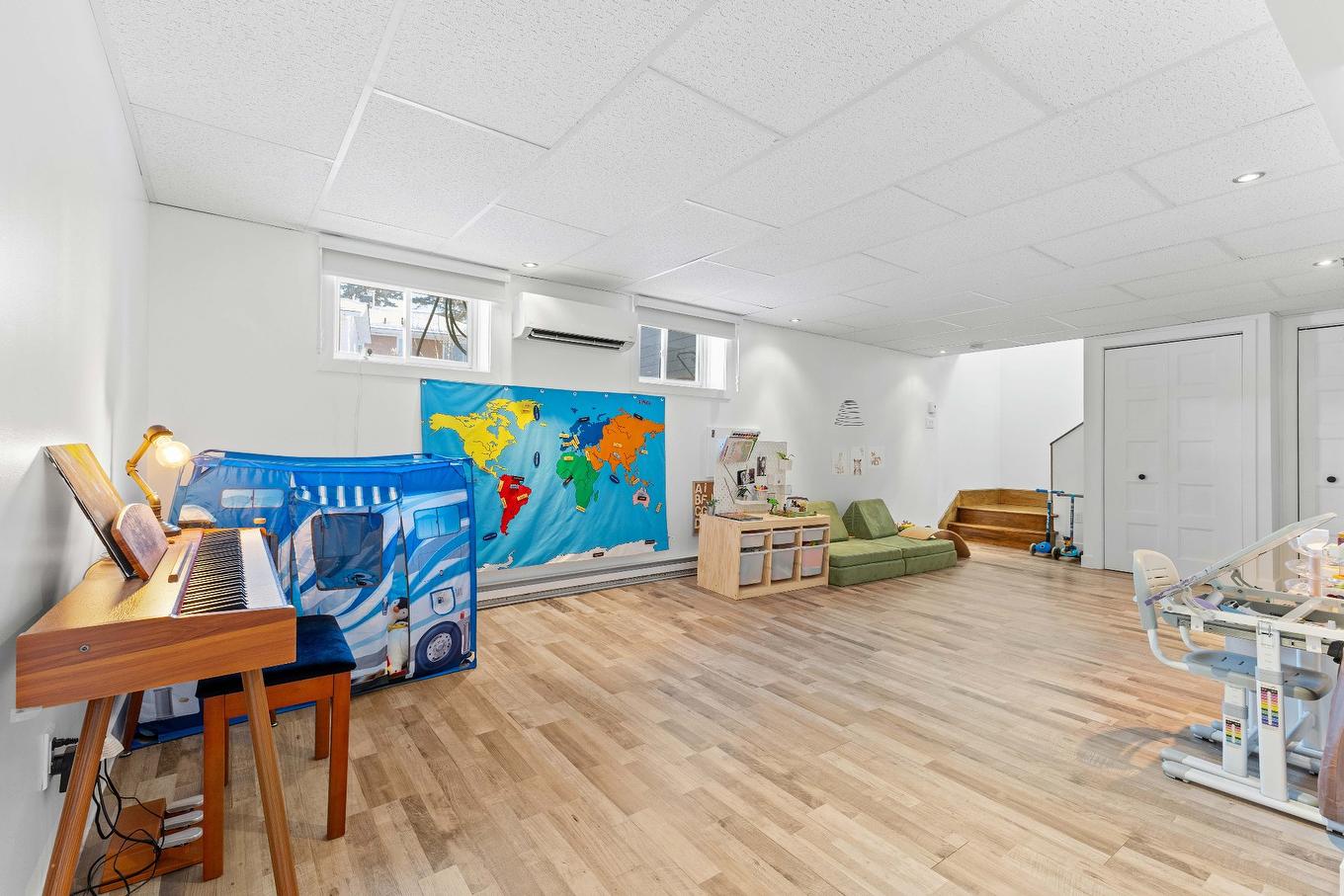 Family room - 90 Rue D'Oxford, Châteauguay, QC - Indoor