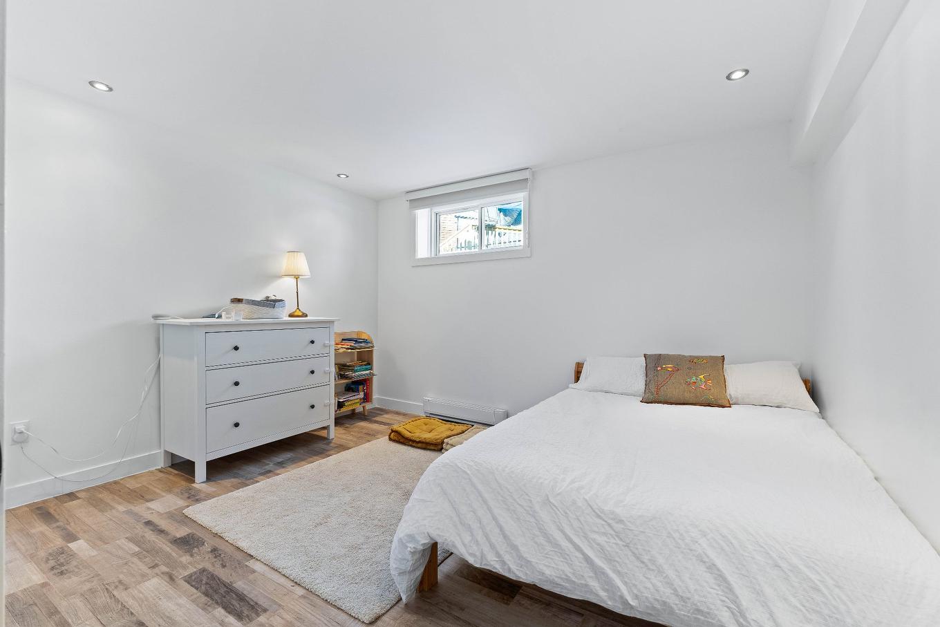Bedroom - 90 Rue D'Oxford, Châteauguay, QC - Indoor Photo Showing Bedroom