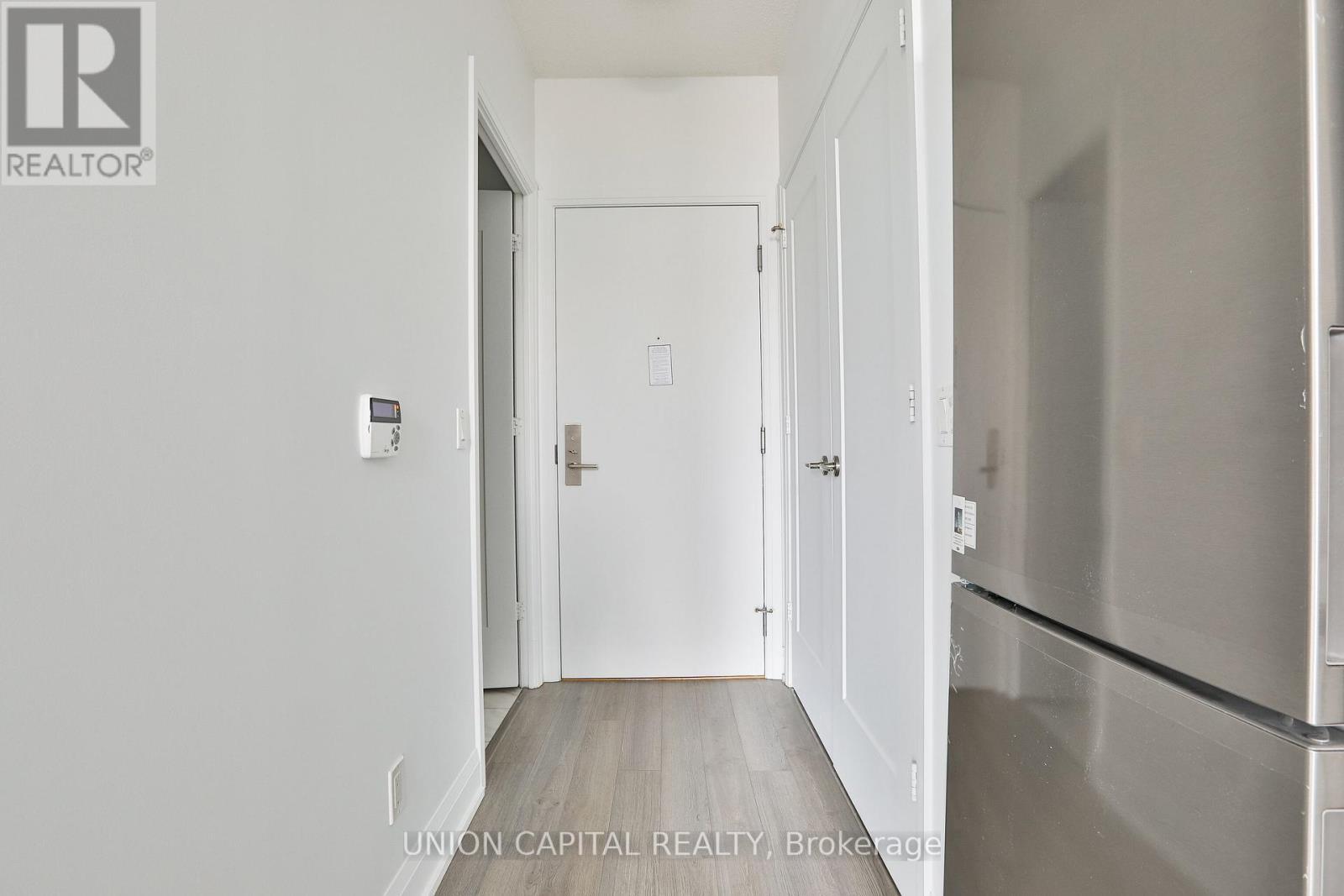 305 - 56 Annie Craig Drive, Toronto, ON - Indoor Photo Showing Other Room