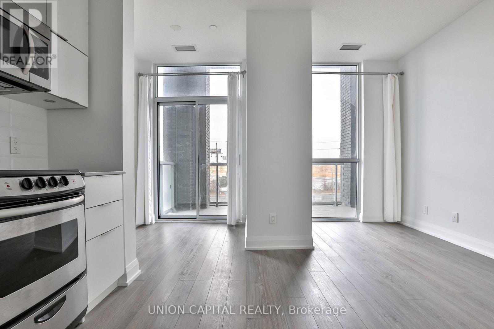 305 - 56 Annie Craig Drive, Toronto, ON - Indoor Photo Showing Kitchen
