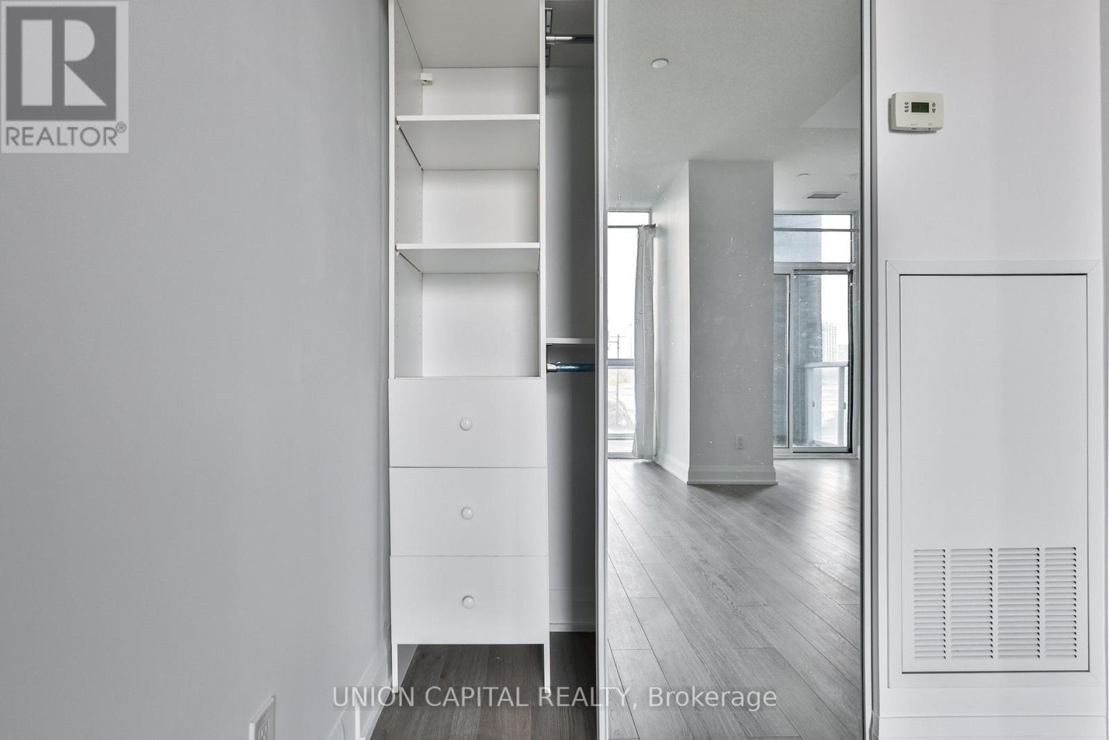 305 - 56 Annie Craig Drive, Toronto, ON - Indoor Photo Showing Other Room