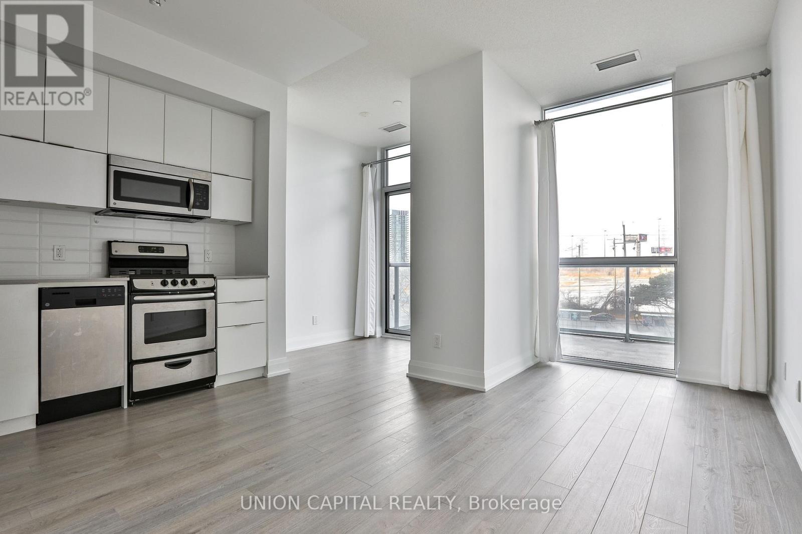 305 - 56 Annie Craig Drive, Toronto, ON - Indoor Photo Showing Kitchen