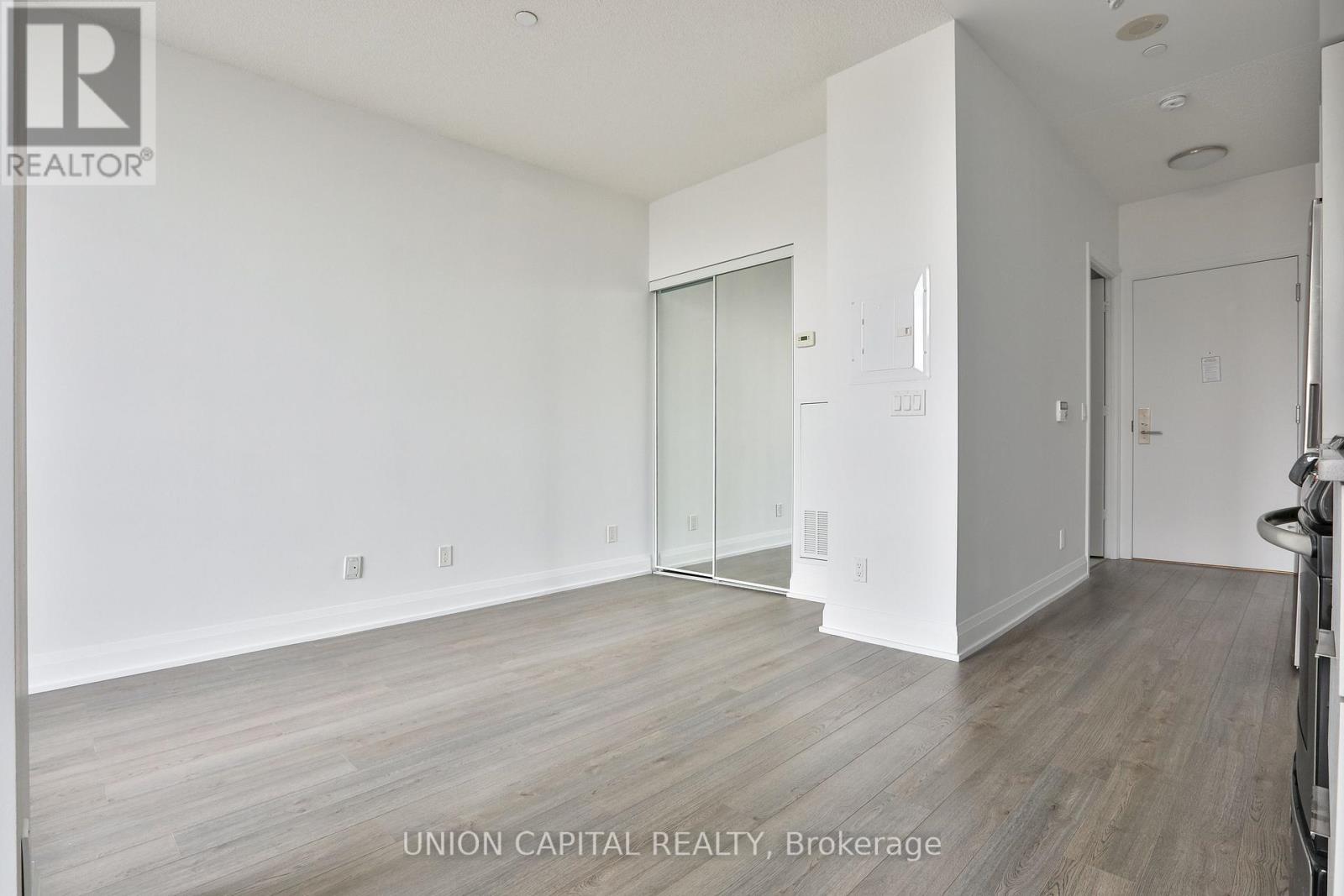 305 - 56 Annie Craig Drive, Toronto, ON - Indoor Photo Showing Other Room