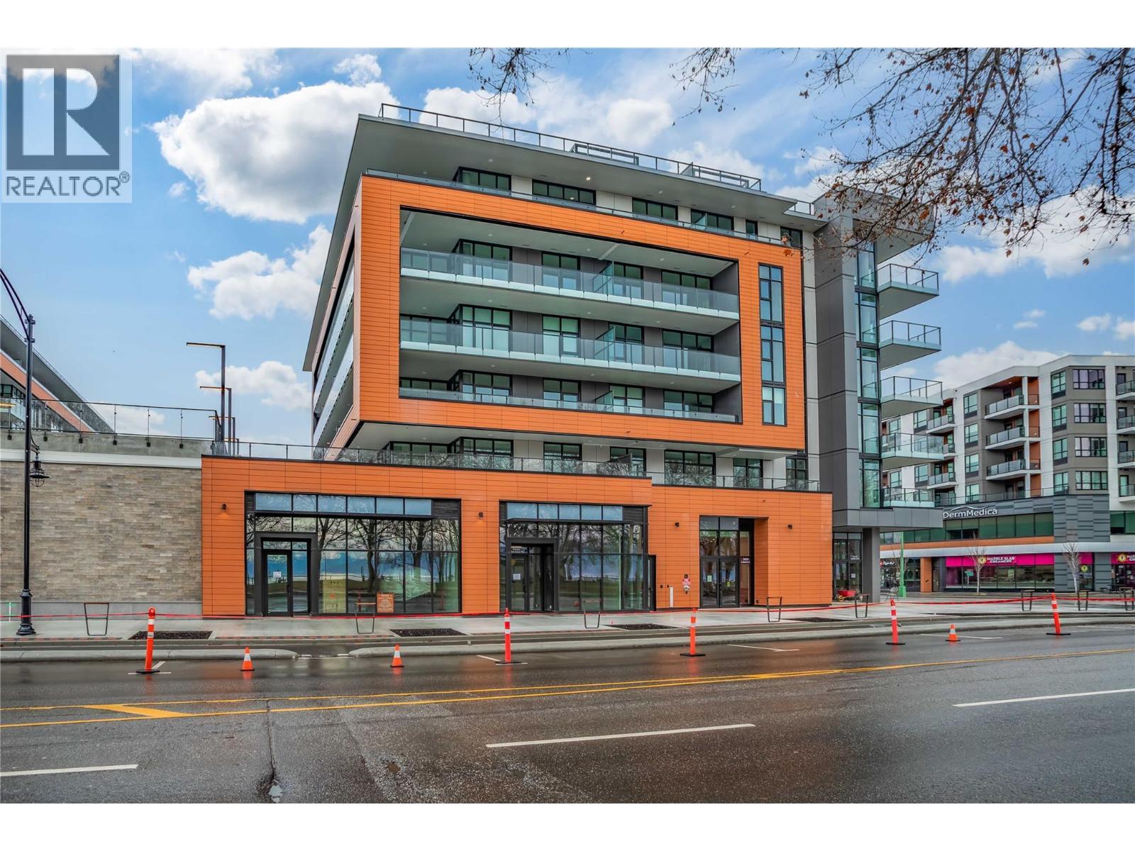 3409 Lakeshore Road Unit# Ph S607, Kelowna, BC - Outdoor