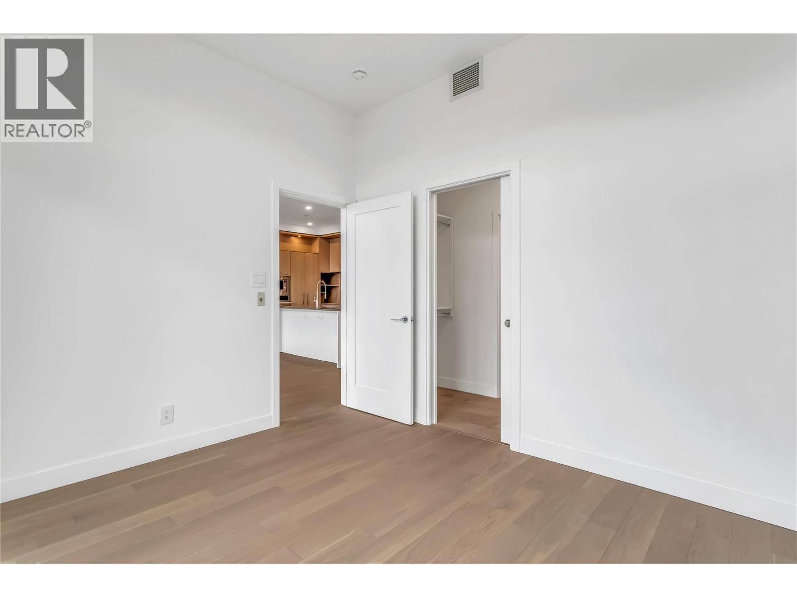 3409 Lakeshore Road Unit# Ph S607, Kelowna, BC - Indoor Photo Showing Other Room