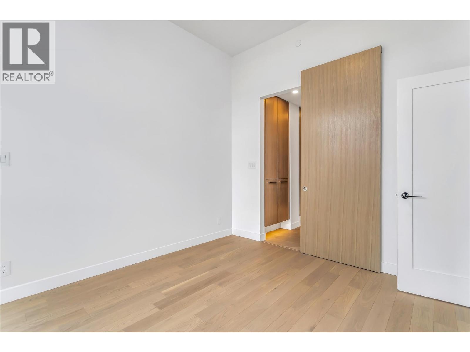 3409 Lakeshore Road Unit# Ph S607, Kelowna, BC - Indoor Photo Showing Other Room