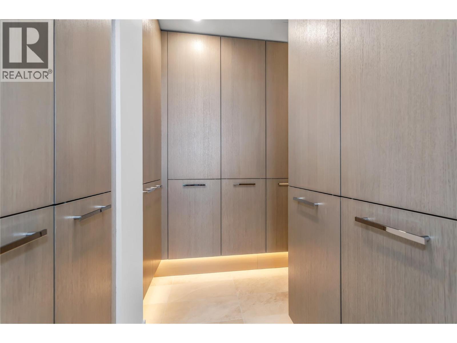 3409 Lakeshore Road Unit# Ph S607, Kelowna, BC - Indoor Photo Showing Other Room