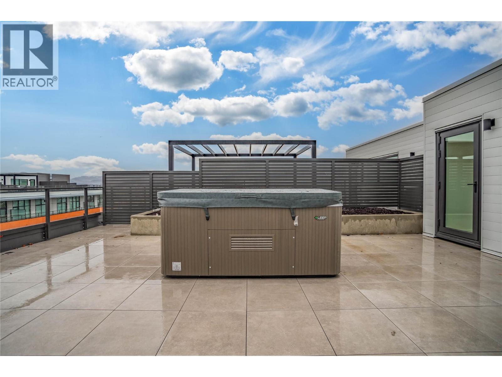 3409 Lakeshore Road Unit# Ph S607, Kelowna, BC - Outdoor