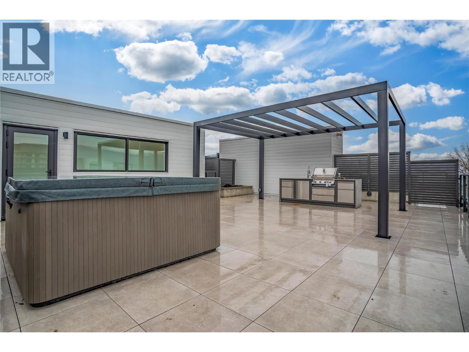 3409 Lakeshore Road Unit# Ph S607, Kelowna, BC - Outdoor